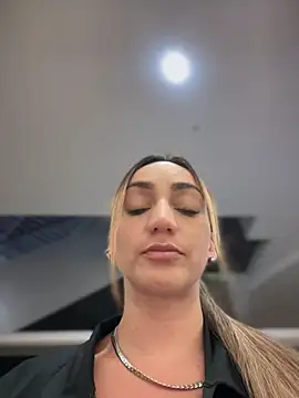 Snapshot of Ninabigtitied chatting on February 27, 2026, 11:59 pm Ninabigtitied online show from February 27, 2026, 11:59 pm