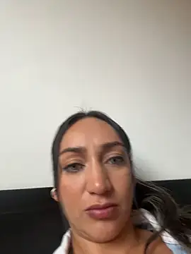 Snapshot of Ninabigtitied chatting on November 11, 2025, 10:54 am Ninabigtitied online show from November 11, 2025, 10:54 am