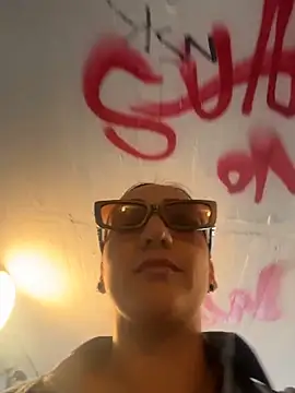 Snapshot of Ninabigtitied chatting on October 28, 2025, 11:42 am Ninabigtitied online show from October 28, 2025, 11:42 am