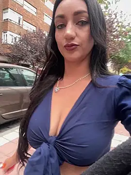 Snapshot of Ninabigtitied chatting on October 19, 2025, 10:51 am Ninabigtitied online show from October 19, 2025, 10:51 am