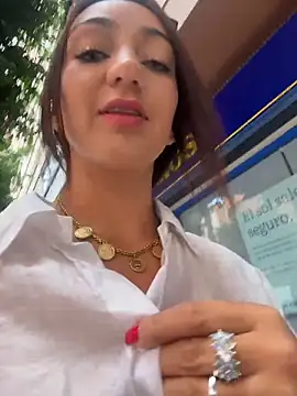 Snapshot of Ninabigtitied chatting on December 14, 2025, 1:17 pm Ninabigtitied online show from December 14, 2025, 1:17 pm