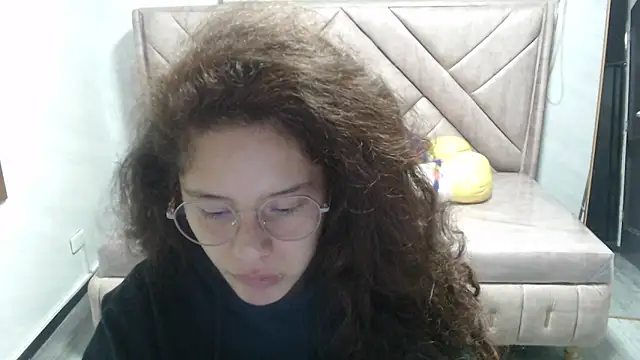 Snapshot of Velvet_Moon_V chatting on November 11, 2025, 1:17 pm Velvet Moon V online show from November 11, 2025, 1:17 pm