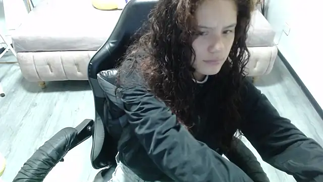 Snapshot of Velvet_Moon_V chatting on November 18, 2025, 1:03 pm Velvet Moon V online show from November 18, 2025, 1:03 pm