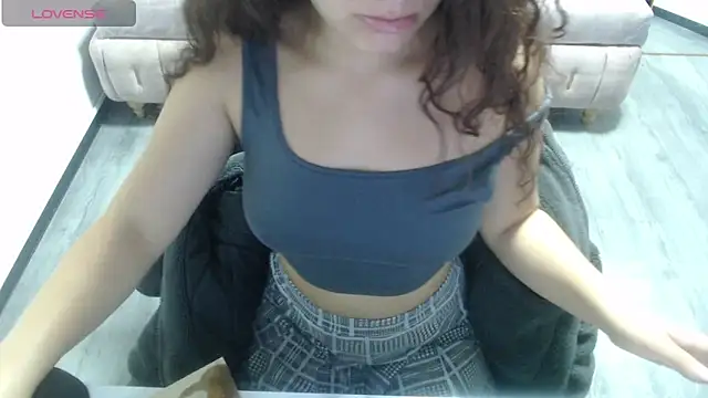 Snapshot of Velvet_Moon_V chatting on January 15, 2026, 1:14 pm Velvet Moon V online show from January 15, 2026, 1:14 pm