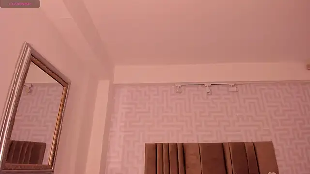 naishaa  online show from February 16, 2026, 6:50 pm