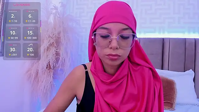 Snapshot of naishaa_ chatting on April 18, 2026, 7:58 pm naishaa online show from April 18, 2026, 7:58 pm