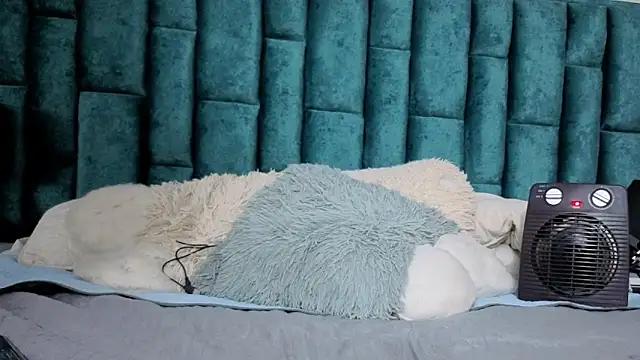 Emma Foxi online show from February 13, 2026, 7:36 pm