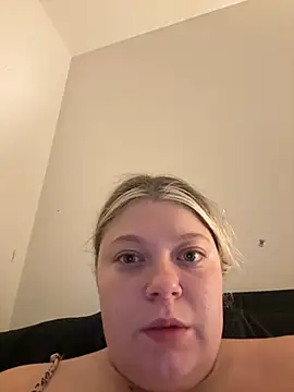 kinkybellexx online show from November 8, 2025, 5:55 am