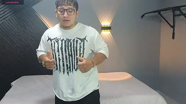 Horny nick18 online show from March 9, 2026, 1:36 pm