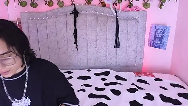 Snapshot of katalinathxandbritney1 chatting on September 13, 2025, 9:59 pm katalinathxandbritney1 online show from September 13, 2025, 9:59 pm