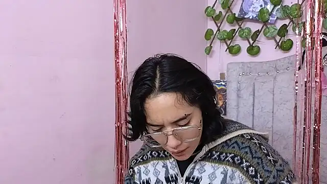 Snapshot of katalinathxandbritney1 chatting on October 6, 2025, 11:16 pm katalinathxandbritney1 online show from October 6, 2025, 11:16 pm