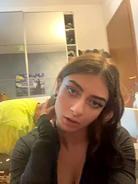 piccolaflo online show from September 26, 2025, 7:32 pm