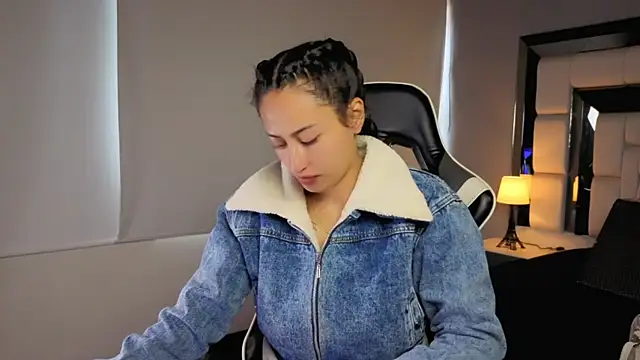 Adhara7 online show from April 10, 2026, 7:54 pm