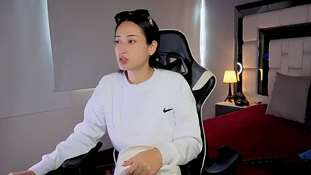 Adhara7 online show from February 5, 2026, 8:59 pm