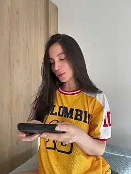 Snapshot of karinasantos_ chatting on July 5, 2026, 8:59 pm karinasantos online show from July 5, 2026, 8:59 pm
