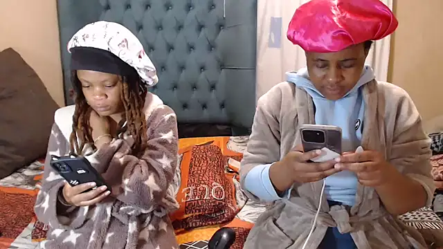 Snapshot of EbonyEssence chatting on April 25, 2026, 9:34 pm EbonyEssence online show from April 25, 2026, 9:34 pm