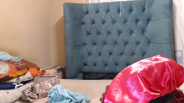 Snapshot of EbonyEssence chatting on May 21, 2026, 10:29 pm EbonyEssence online show from May 21, 2026, 10:29 pm