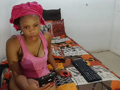 EssenceLovers online show from February 19, 2026, 6:49 pm