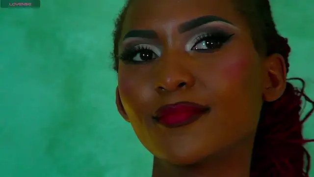 Snapshot of Izzie_Sugar chatting on October 17, 2025, 7:04 pm Izzie Sugar online show from October 17, 2025, 7:04 pm