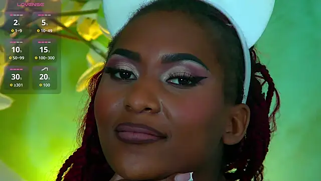 Snapshot of Izzie_Sugar chatting on October 12, 2025, 7:15 pm Izzie Sugar online show from October 12, 2025, 7:15 pm