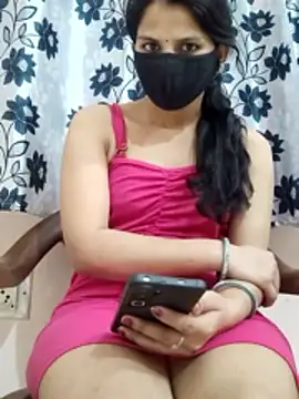 poojam93 online show from April 7, 2026, 4:20 pm