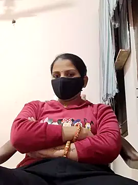 poojam93 online show from December 15, 2025, 3:29 pm