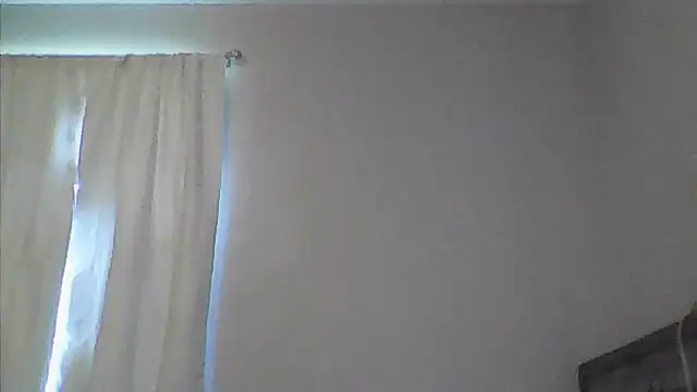 sarahkat86 online show from April 4, 2026, 10:05 pm