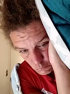 sarahkat86 online show from February 24, 2026, 12:28 pm