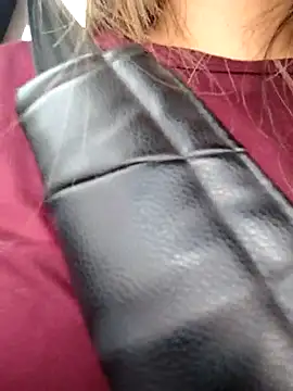 Snapshot of CristalHeart_ chatting on December 5, 2025, 7:23 pm CristalHeart online show from December 5, 2025, 7:23 pm