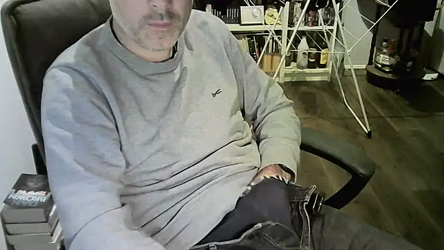 Chrisprngr online show from May 17, 2026, 9:37 pm