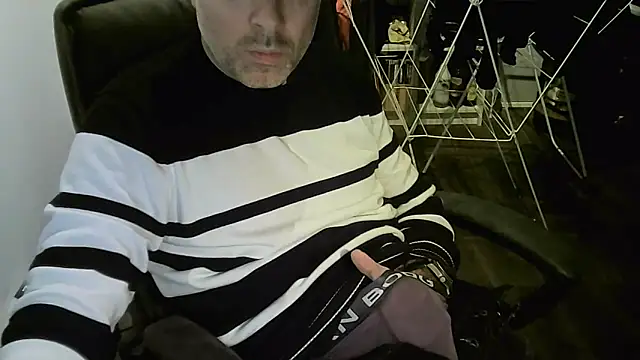 Chrisprngr online show from February 26, 2026, 10:32 pm