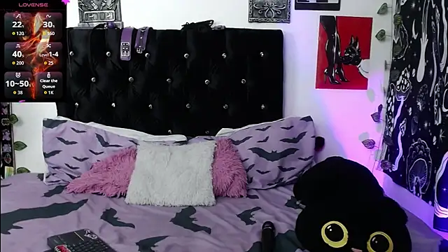 mayaREDdoll online show from November 14, 2025, 9:51 pm