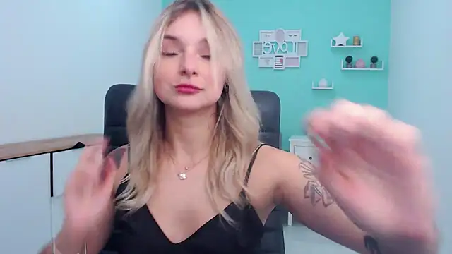 LilFleurish online show from November 23, 2025, 6:12 am