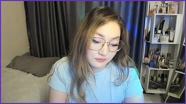 Snapshot of lyra_x chatting on October 8, 2025, 1:12 pm lyra x online show from October 8, 2025, 1:12 pm