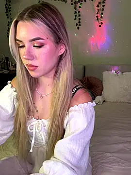 Snapshot of NastyaKiss1 chatting on September 18, 2025, 5:05 pm NastyaKiss1 online show from September 18, 2025, 5:05 pm