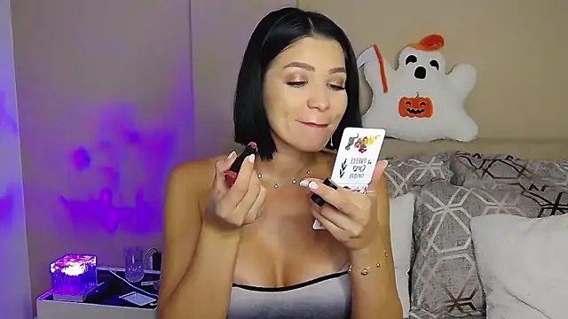 Snapshot of Emily_Sheen chatting on October 8, 2025, 8:49 am Emily Sheen online show from October 8, 2025, 8:49 am