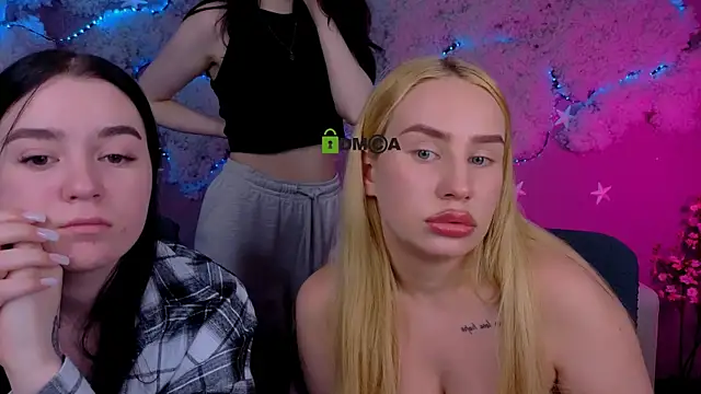 riley sanders online show from April 7, 2026, 10:33 pm