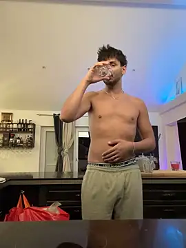 Snapshot of Gipsyboysteve chatting on February 18, 2026, 12:30 am Gipsyboysteve online show from February 18, 2026, 12:30 am