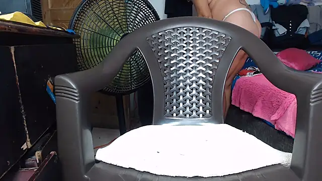 Snapshot of maggi_hotsson chatting on June 19, 2026, 3:34 am maggi hotsson online show from June 19, 2026, 3:34 am