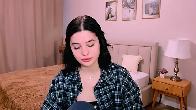 lil angel  online show from February 6, 2026, 10:22 am