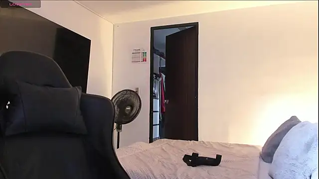 Snapshot of RJBarto chatting on February 14, 2026, 1:22 pm RJBarto online show from February 14, 2026, 1:22 pm