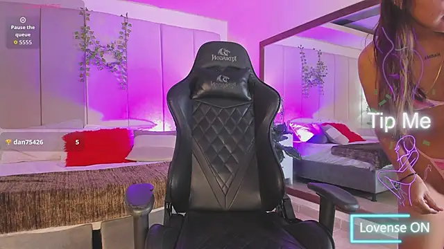 mia rousse25 online show from February 9, 2026, 2:26 pm