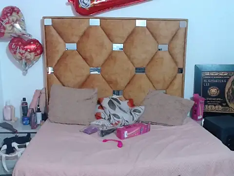 CATTALINAHOT online show from April 8, 2026, 3:19 am