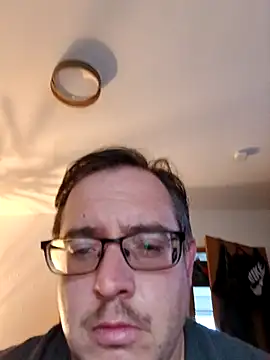 Plautze66 online show from April 19, 2026, 4:35 am