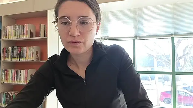 Snapshot of bambifarrina chatting on February 11, 2026, 9:25 pm bambifarrina online show from February 11, 2026, 9:25 pm