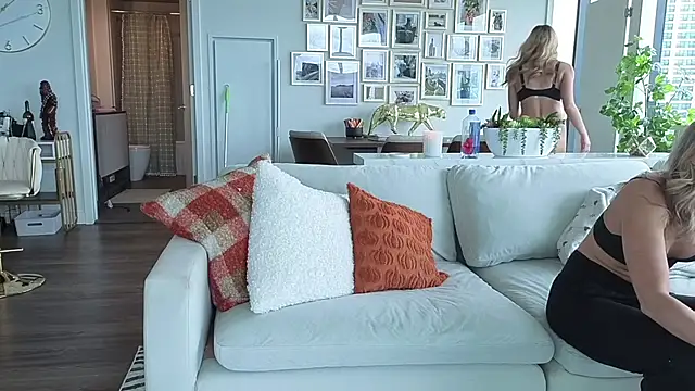 bambifarrina online show from October 22, 2025, 6:40 pm