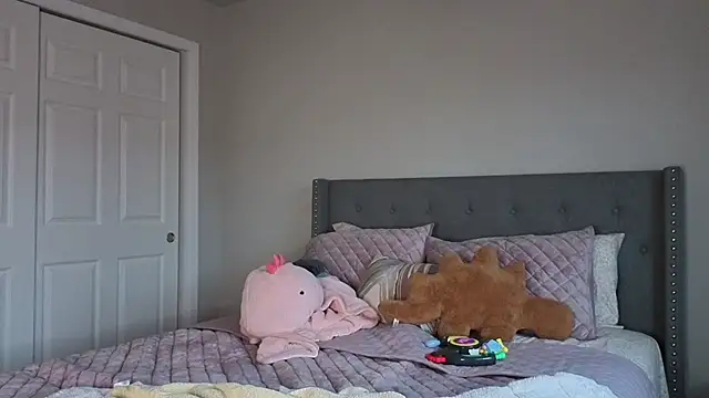 bambifarrina online show from October 6, 2025, 10:43 pm