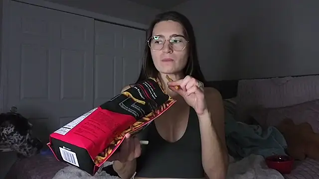 Snapshot of bambifarrina chatting on January 18, 2026, 5:11 am bambifarrina online show from January 18, 2026, 5:11 am