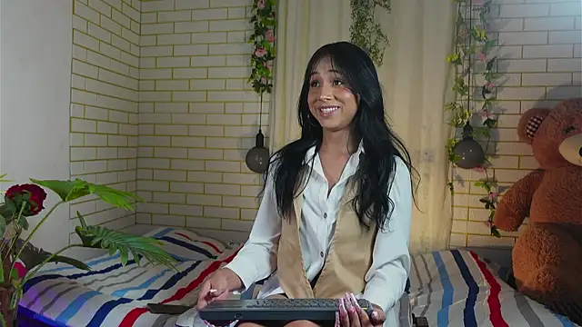 ashley winhouse online show from October 6, 2025, 6:58 am