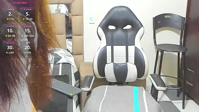 gabrielaponce11 online show from December 1, 2025, 11:38 pm